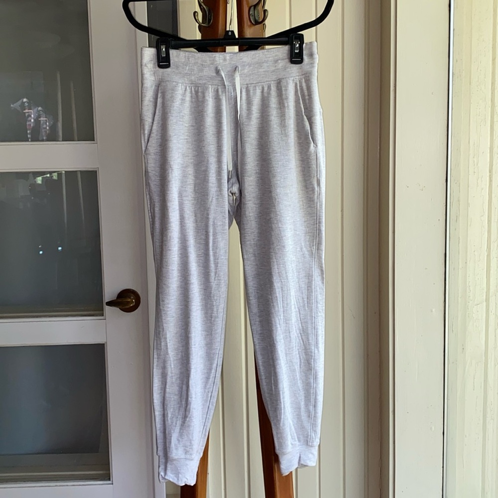 Lululemon joggers size 6